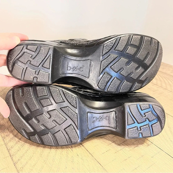 B.O.C Born Comfort Womens Size US 7 Clogs Shoes Embossed Croc Reptile Grey boc - Picture 11 of 13